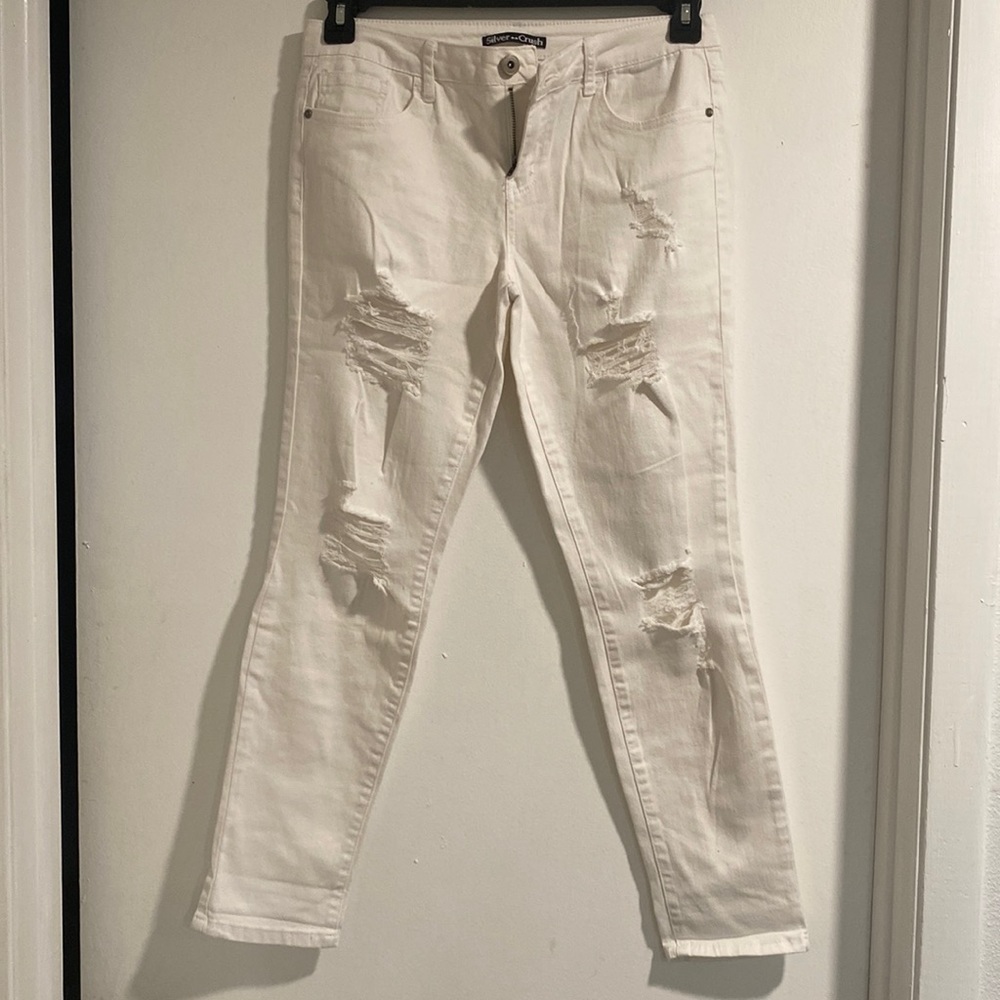White distressed jeans